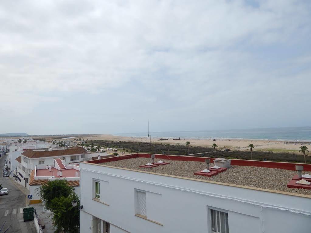 Apartahotel Playa Conil Conil De La Frontera Bagian luar foto