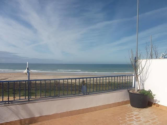Apartahotel Playa Conil Conil De La Frontera Bagian luar foto